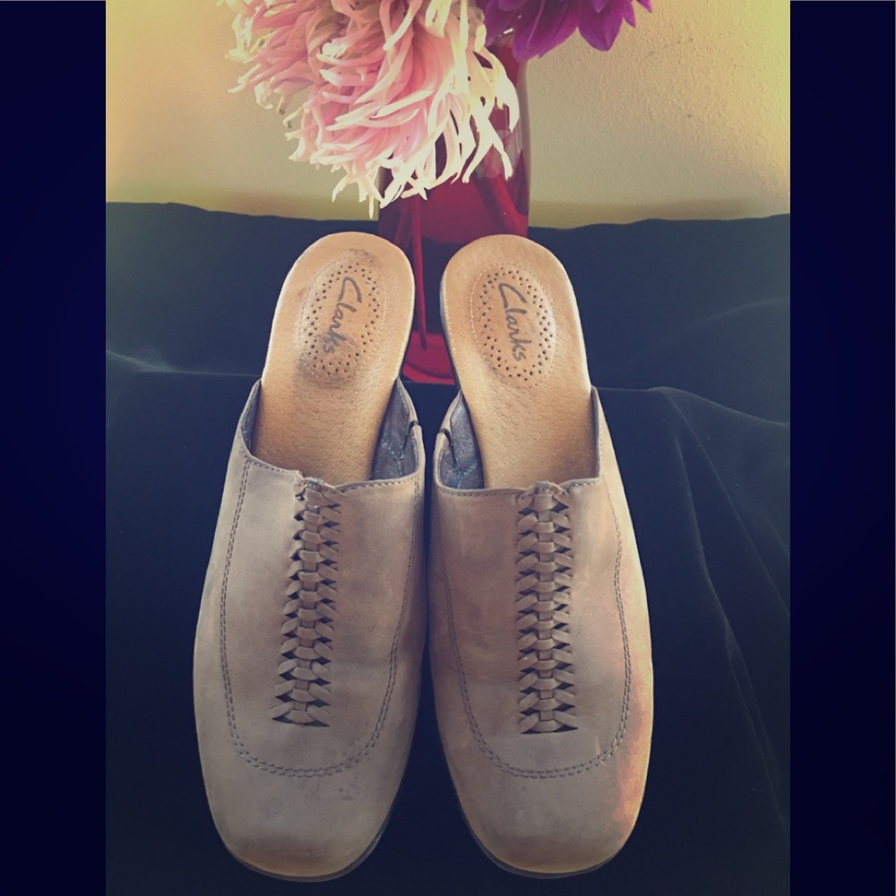 👞 Clark’s shoes - tan size 7.5